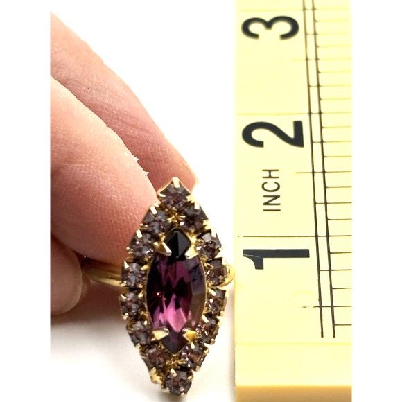VINTAGE‎ Ring ADJUSTABLE purple statement rhinestone gold tone ring - Picture 5 of 5